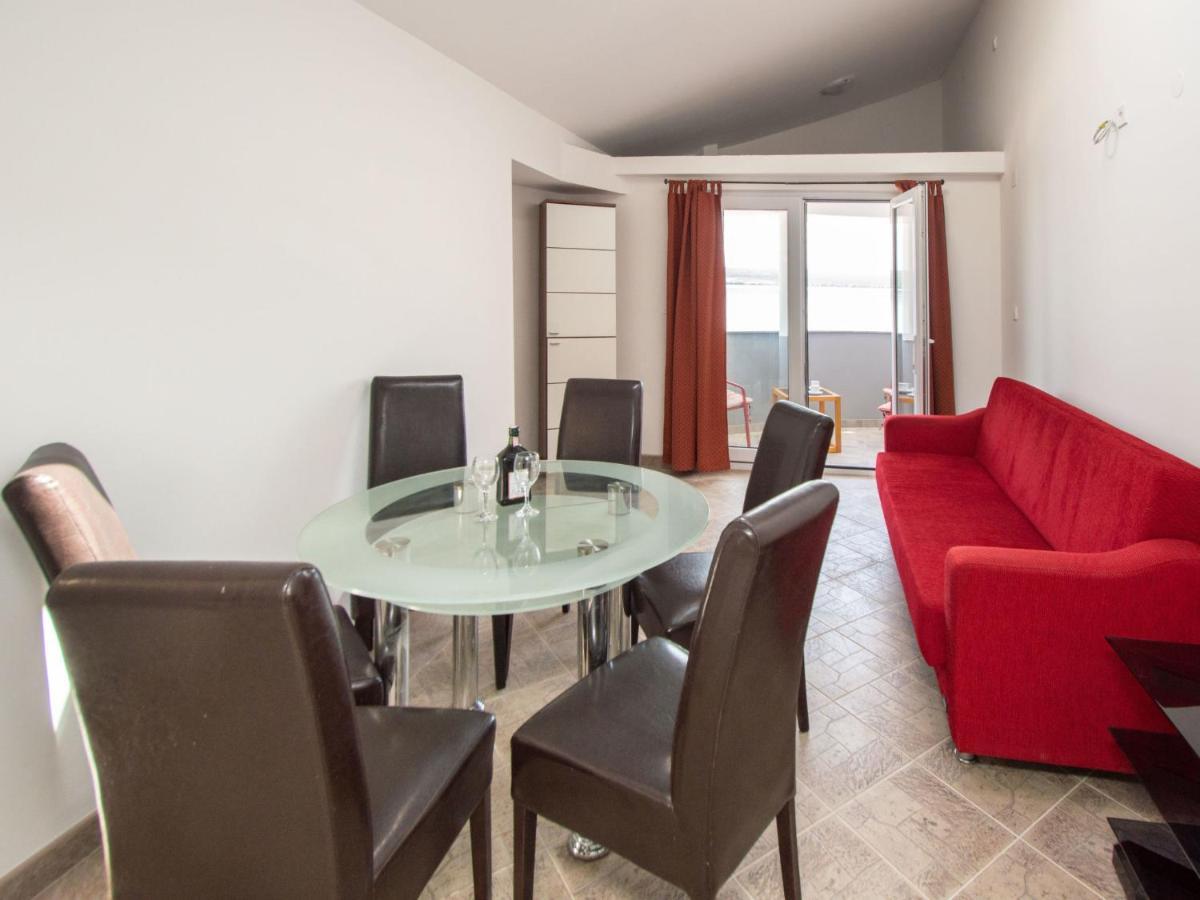 Apartment Ivana-4 By Interhome Raslina Bagian luar foto